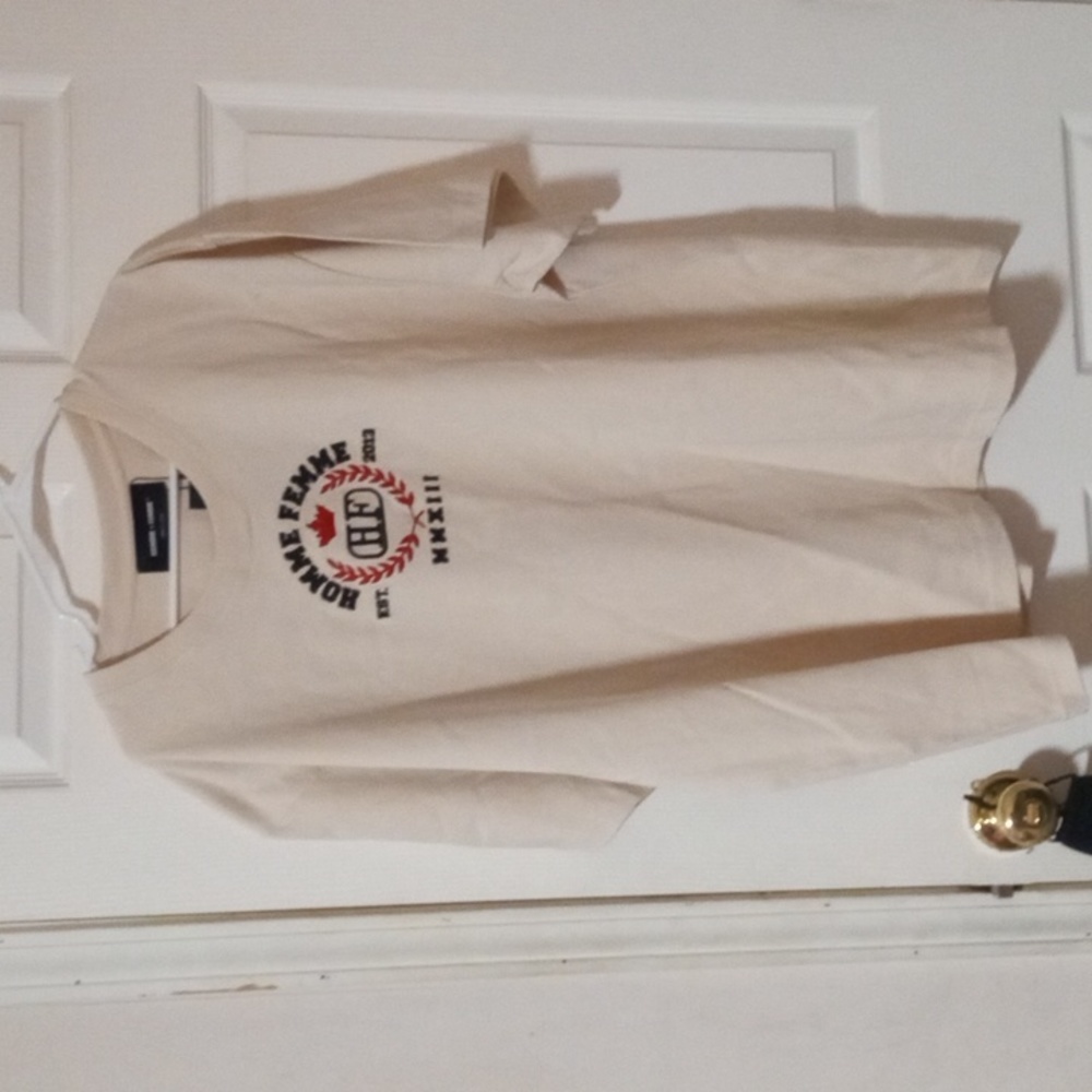 Homme Femme beige t-shirt embroidery on front silk screen on back new with tag